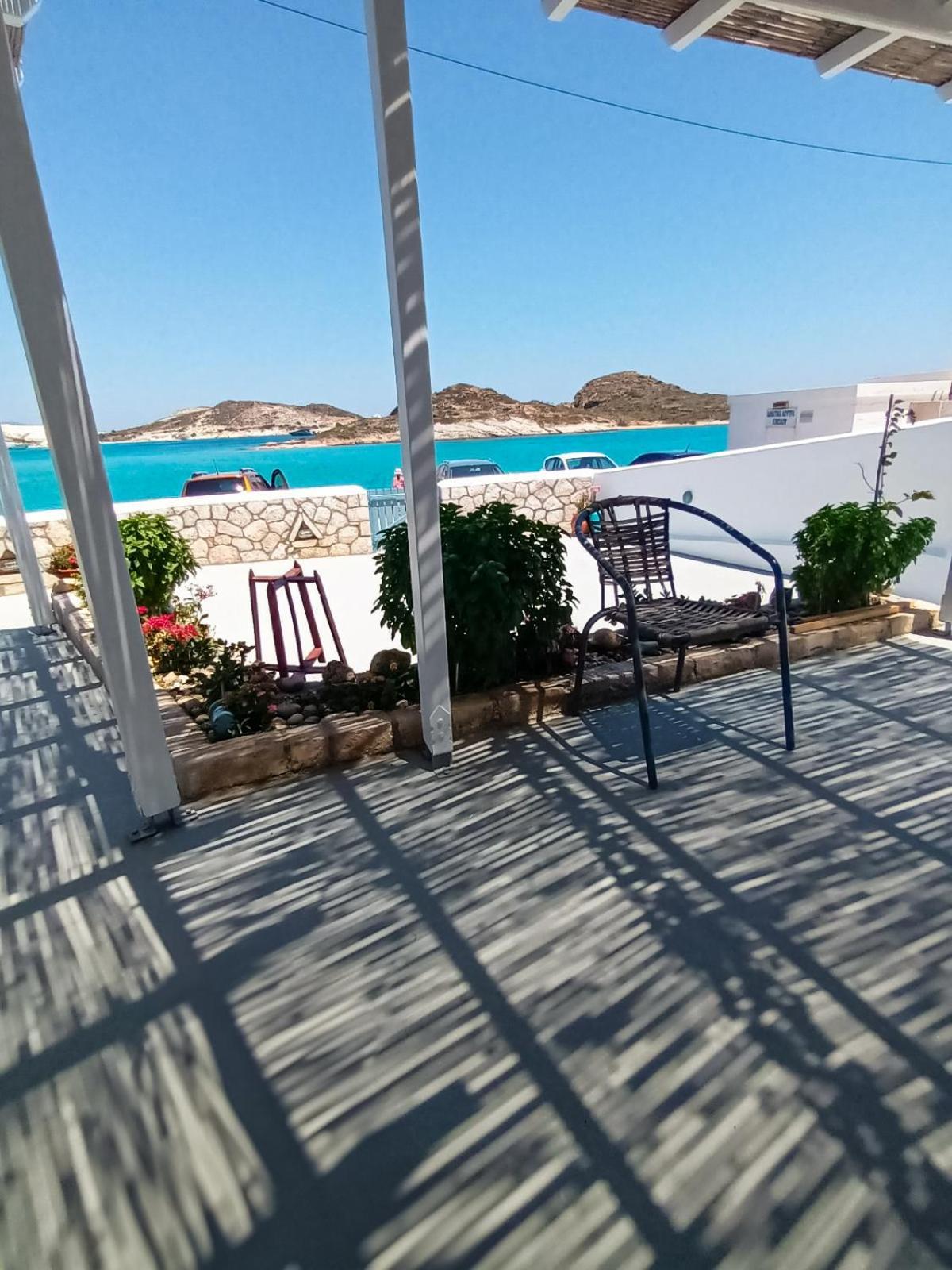 Seaside Residence Kiki Prassa,Kímolos エクステリア 写真